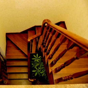 簡約實木樓梯設計圖片