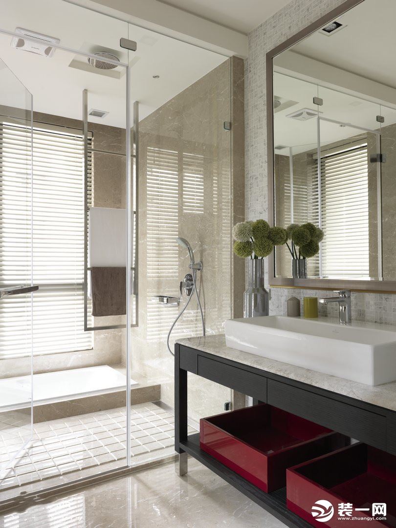 实用各种风格玻璃隔断墙装修效果图大全之现代简约风格浴室