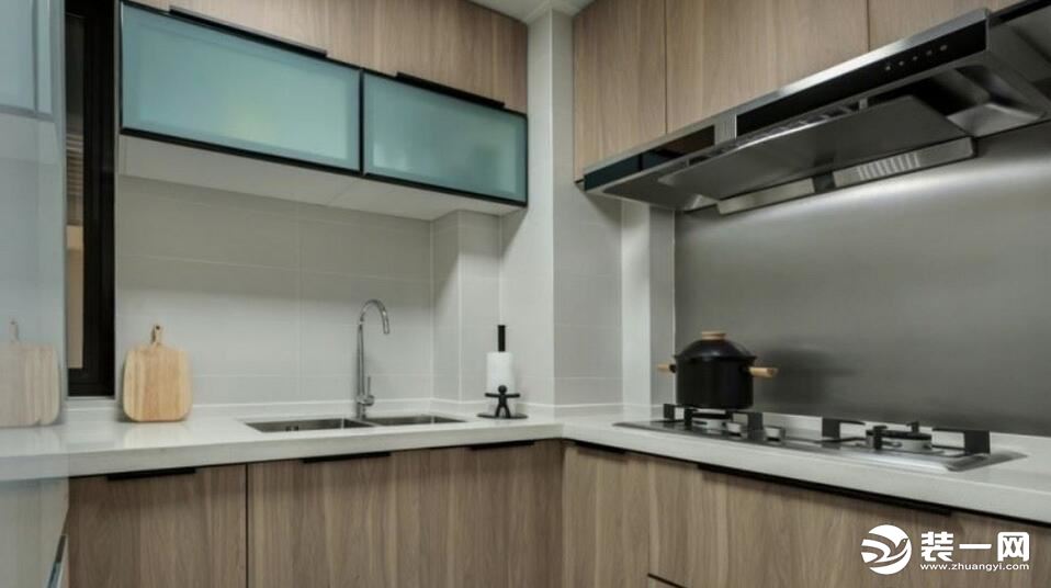 91平米现代简约装修实景图 厨房装修效果图