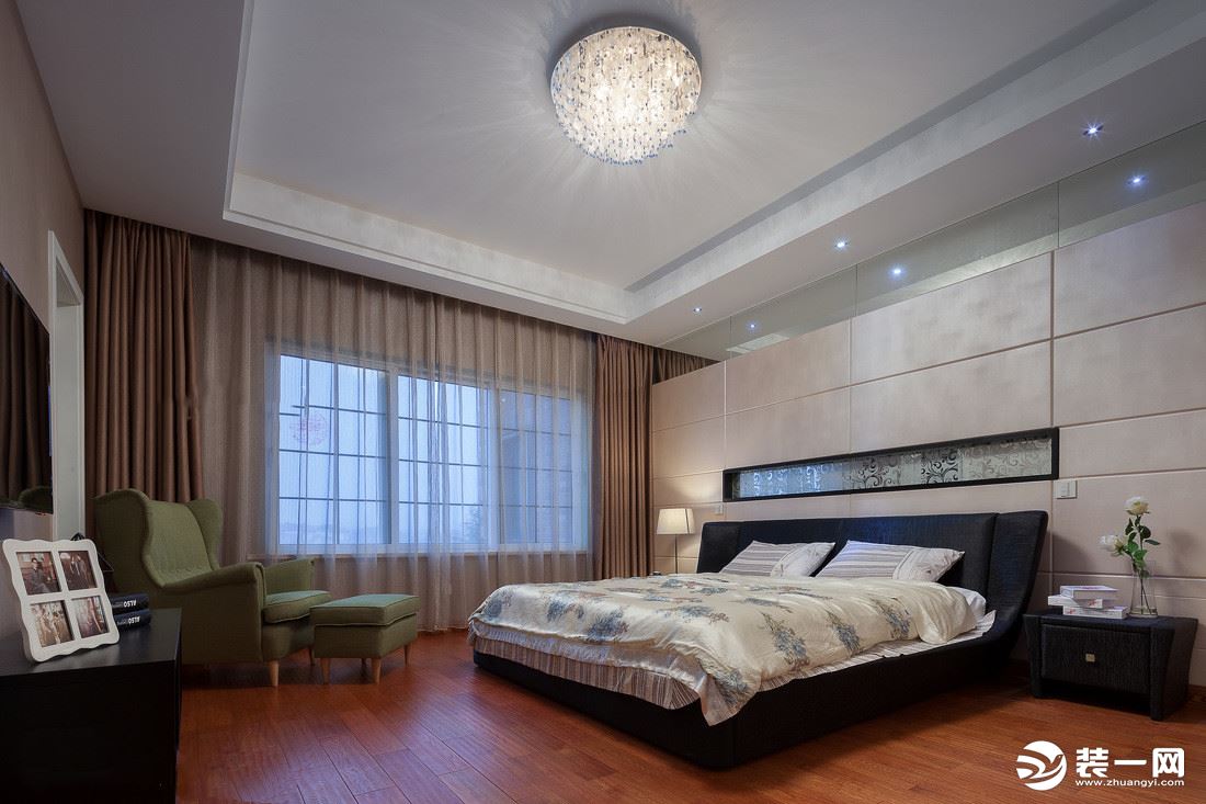 温馨卧室主灯装修效果图之现代简约风格
