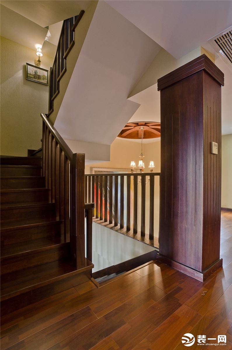 复古木质楼梯装修效果图大全之中式楼梯