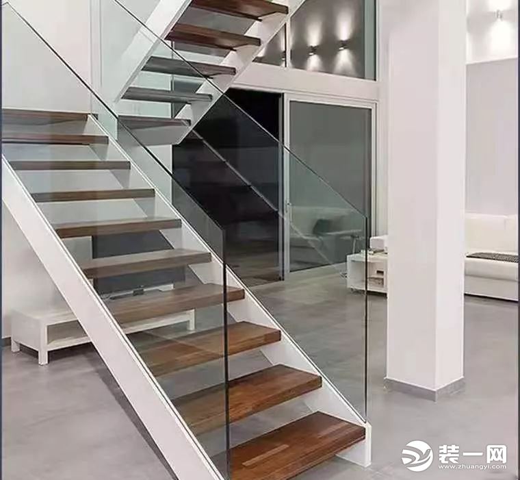 现代风格楼梯玻璃楼梯扶手图片