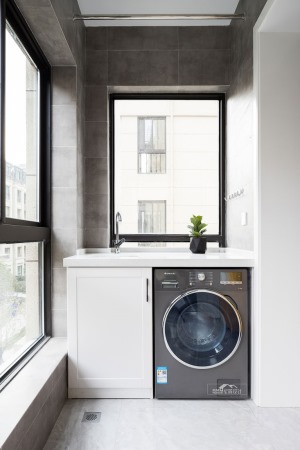 现代简约风格阳台洗衣柜装修效果图