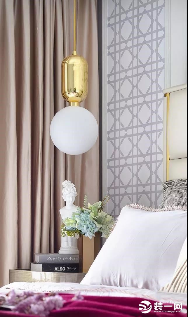 117平米法式轻奢风格搭配灰粉三居室装修效果图之床头灯