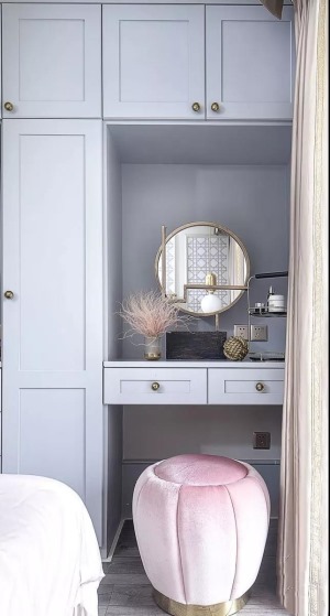 117平米法式轻奢风格搭配灰粉三居室装修效果图之衣柜
