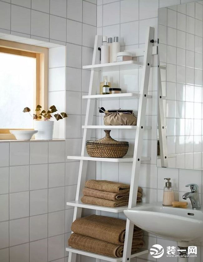 浴室装修技巧之梯子置物架使用效果图