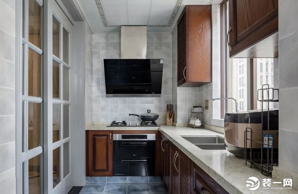 三居室现代美式装修风格厨房装修效果图