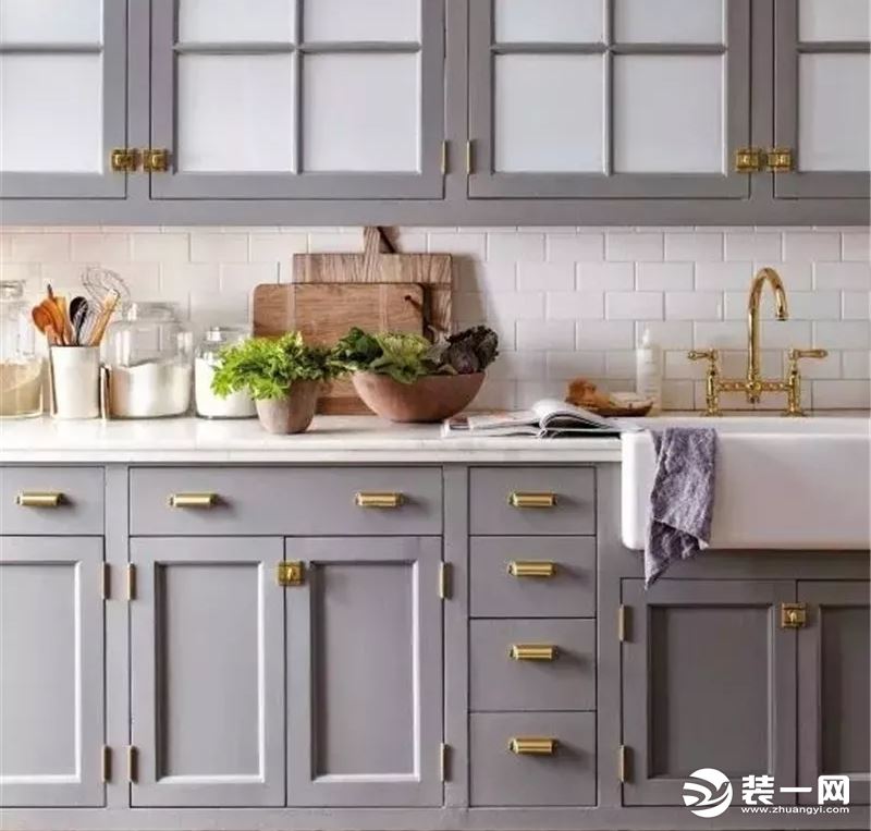最新流行装修设计颜色金属色厨房装修效果图