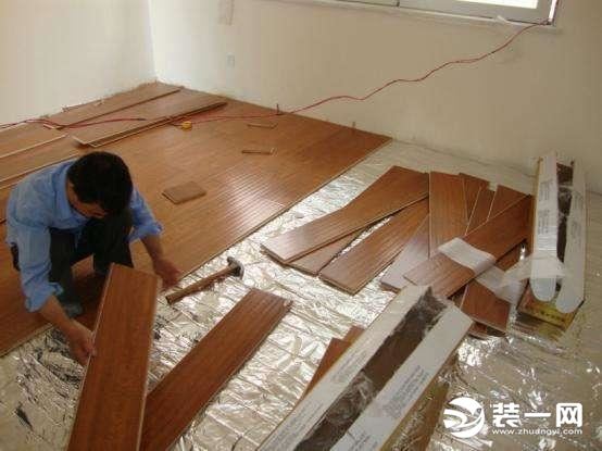 老房拆改，可以不拆瓷砖直接铺地板吗？