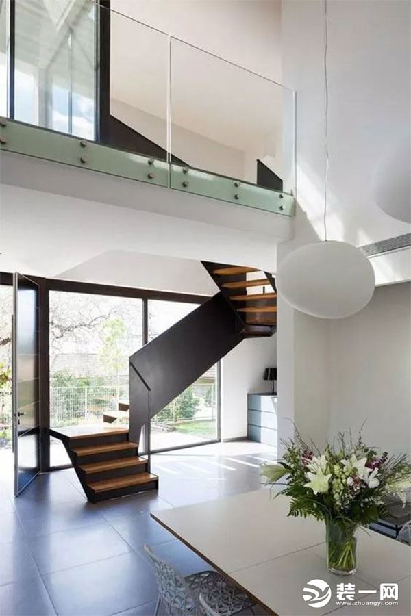 轻奢loft公寓木质楼梯装修设计图片