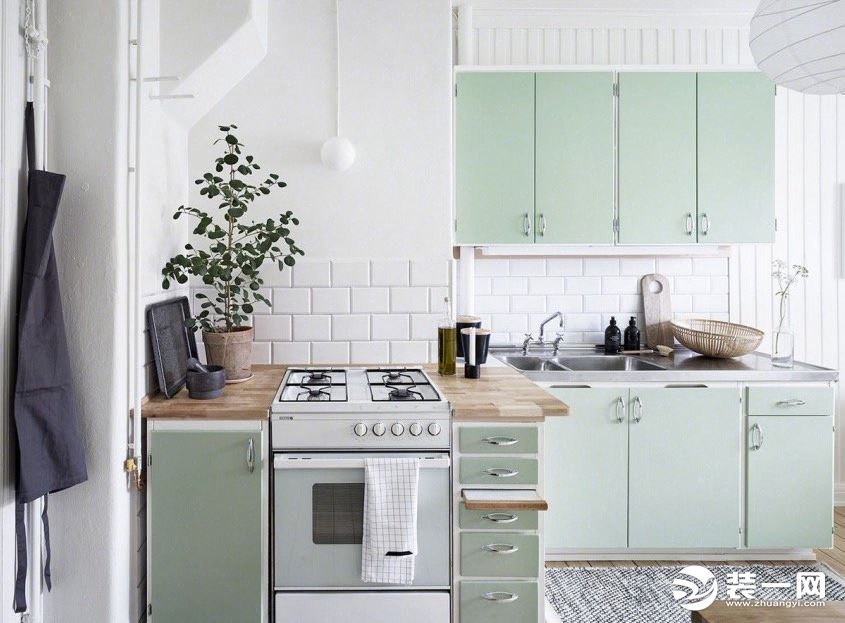 二居室清新薄荷绿厨房装修设计效果图