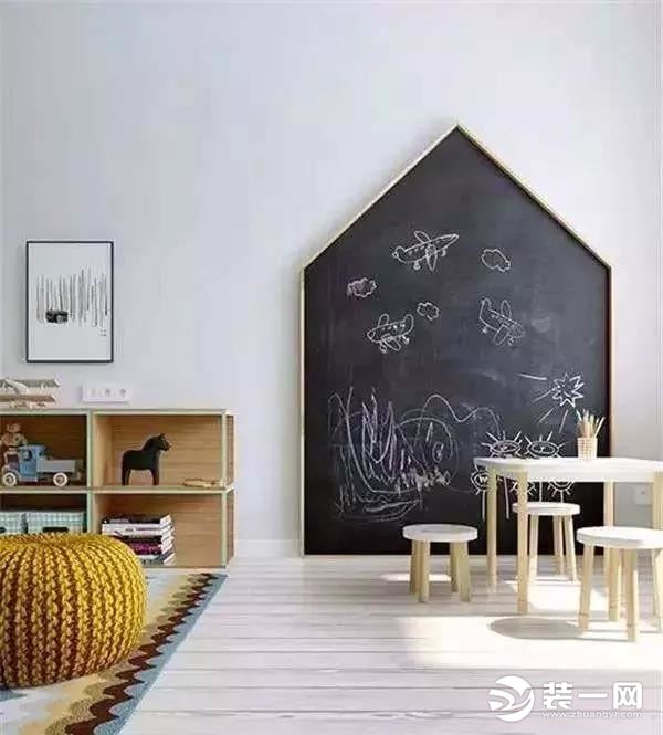 三居室简约家庭创意黑板墙设计