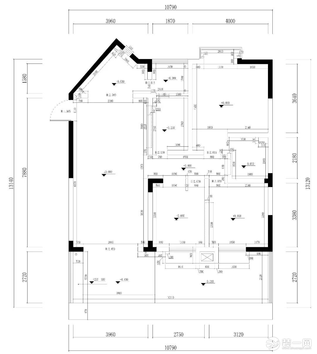 三居室不通风户型图