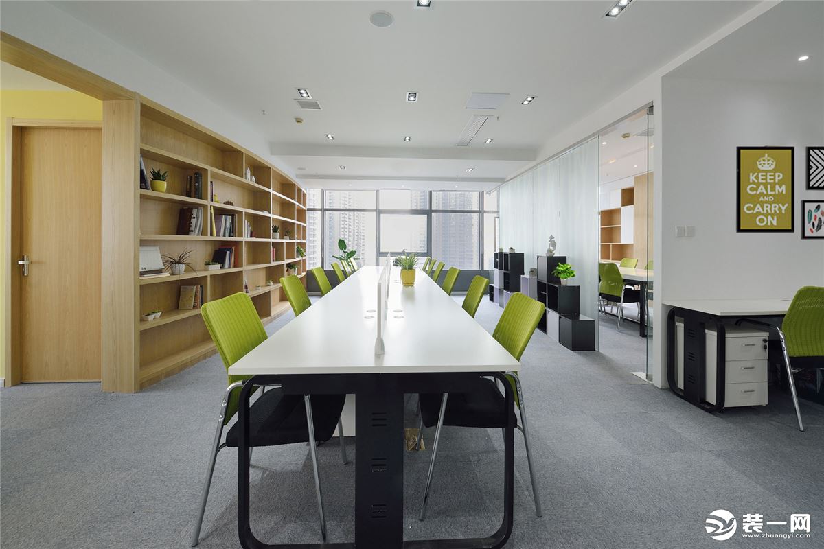 现代清新风格办公室装修效果图之办公区