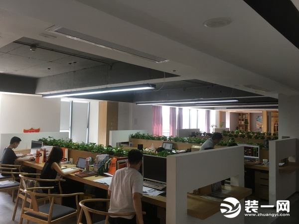 南宁华浔品味装饰公司办公区实景图