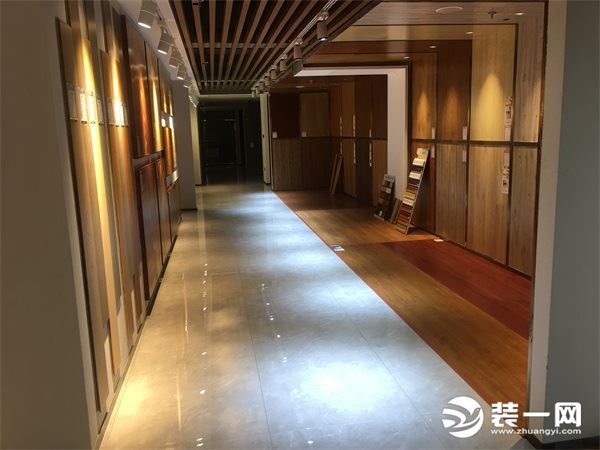 南宁华浔品味装饰公司工艺展示间木板区实景图