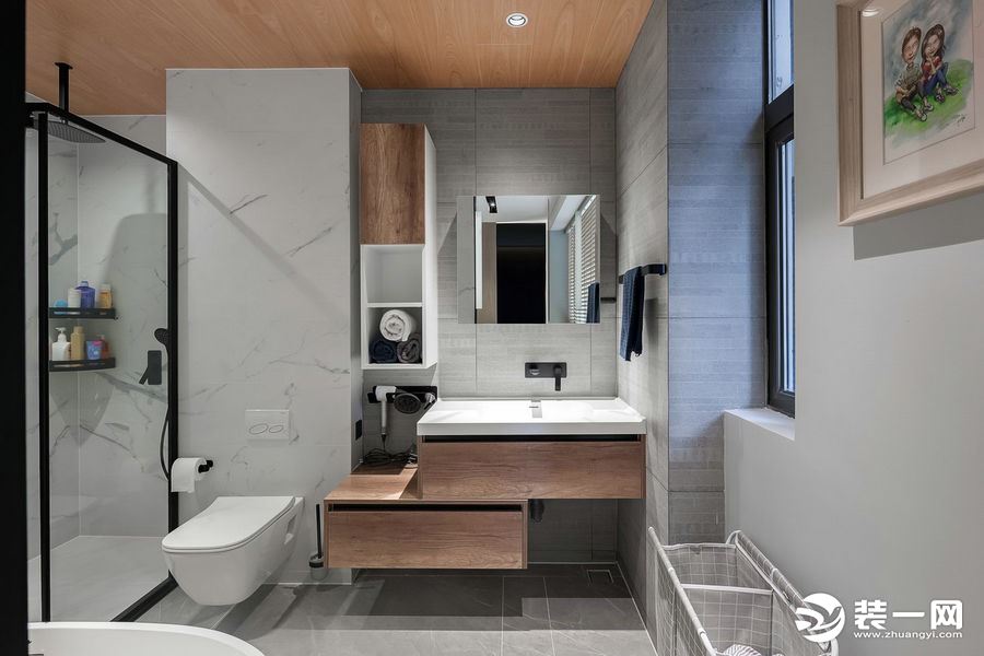 150平米现代港式家装卫生间效果图  主卧的开放式设计，延续了空间简约大方的设计逻辑