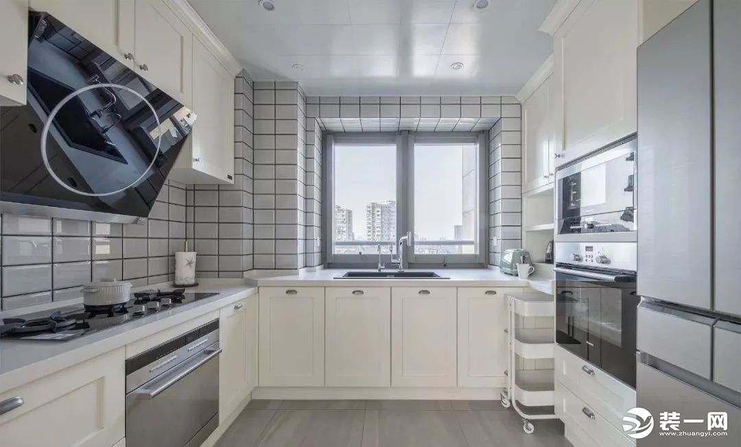 现代黑白灰u型厨房设计