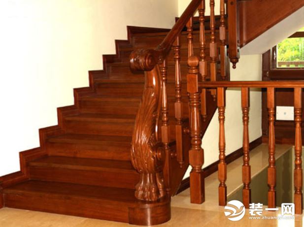 木楼梯安装方法效果图