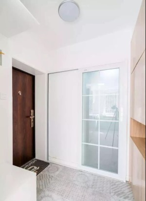 51平米一居室小户型装修设计实例效果图之玄关装修
