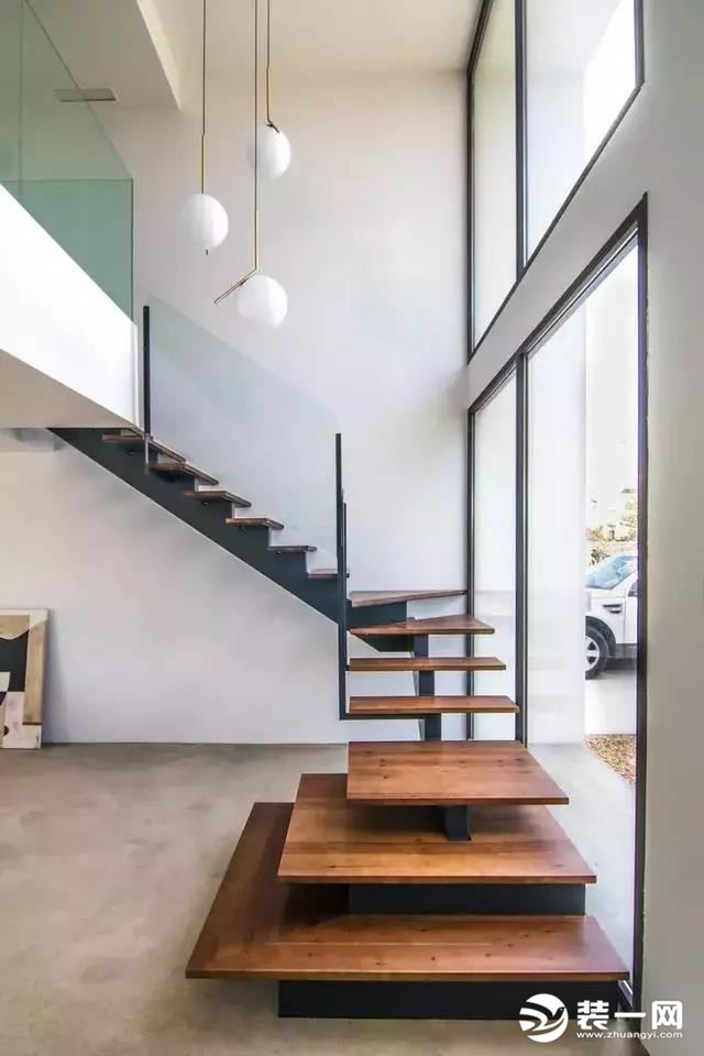 复式客厅楼梯设计效果图