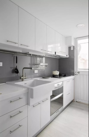 小户型复式楼简约白色装修效果图之厨房装修