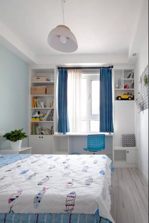 清新北欧风格三居室装修案例效果之玄关装儿童房修