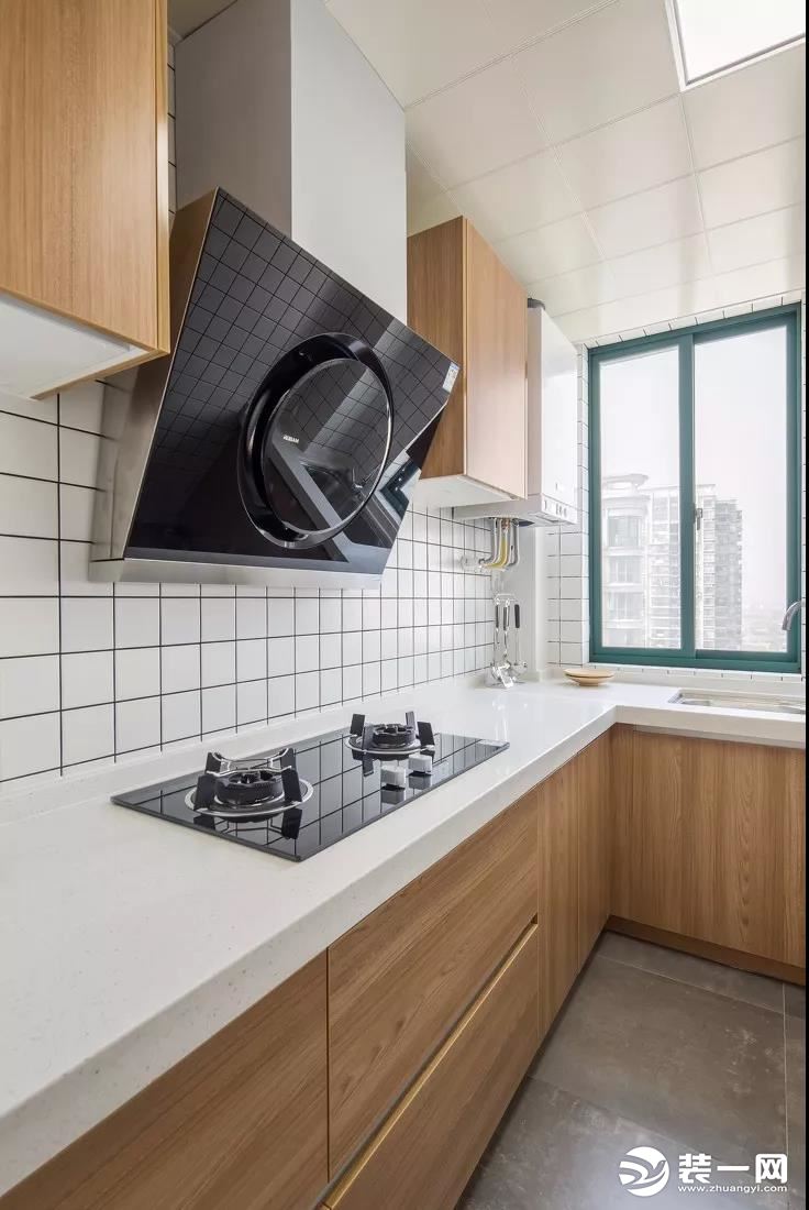 122平米三居室日式muji风格装修效果图之厨房装修