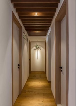 122平米三居室日式muji风格装修效果图之走廊装修