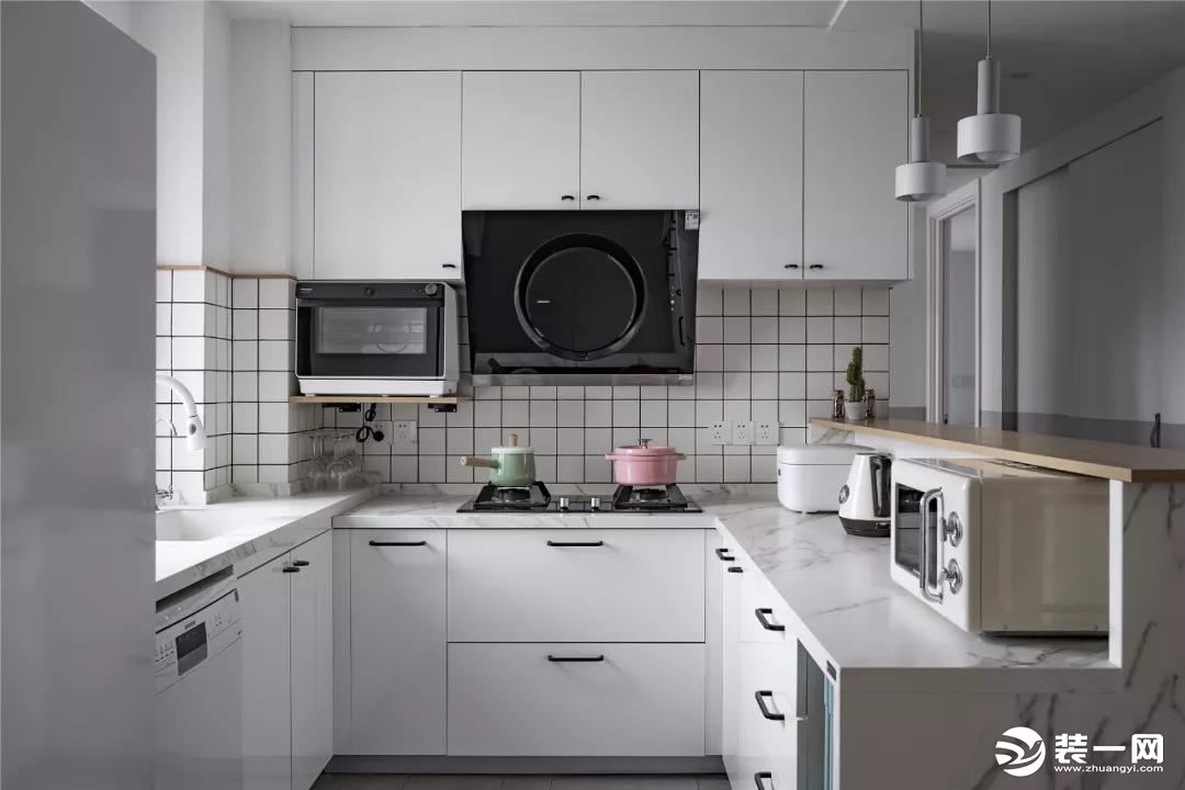 105平米现代简约风二居室舒适装修之厨房效果图