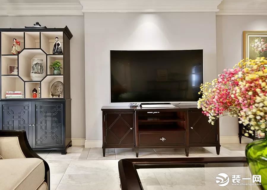 200平美式平层设计装修效果之客厅电视背景墙装修