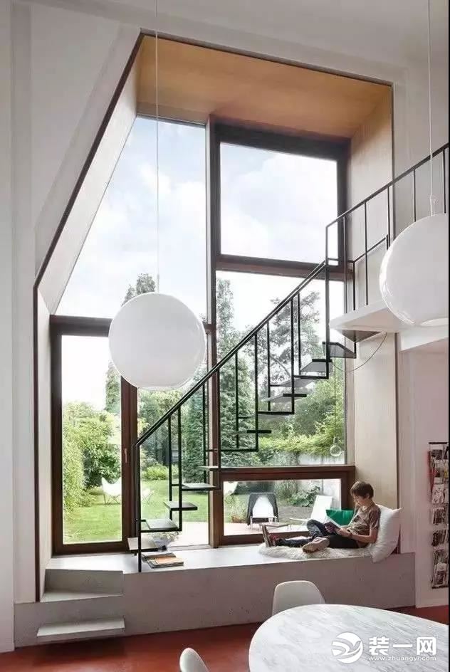 家居空間飄窗裝修設計之樓梯飄窗