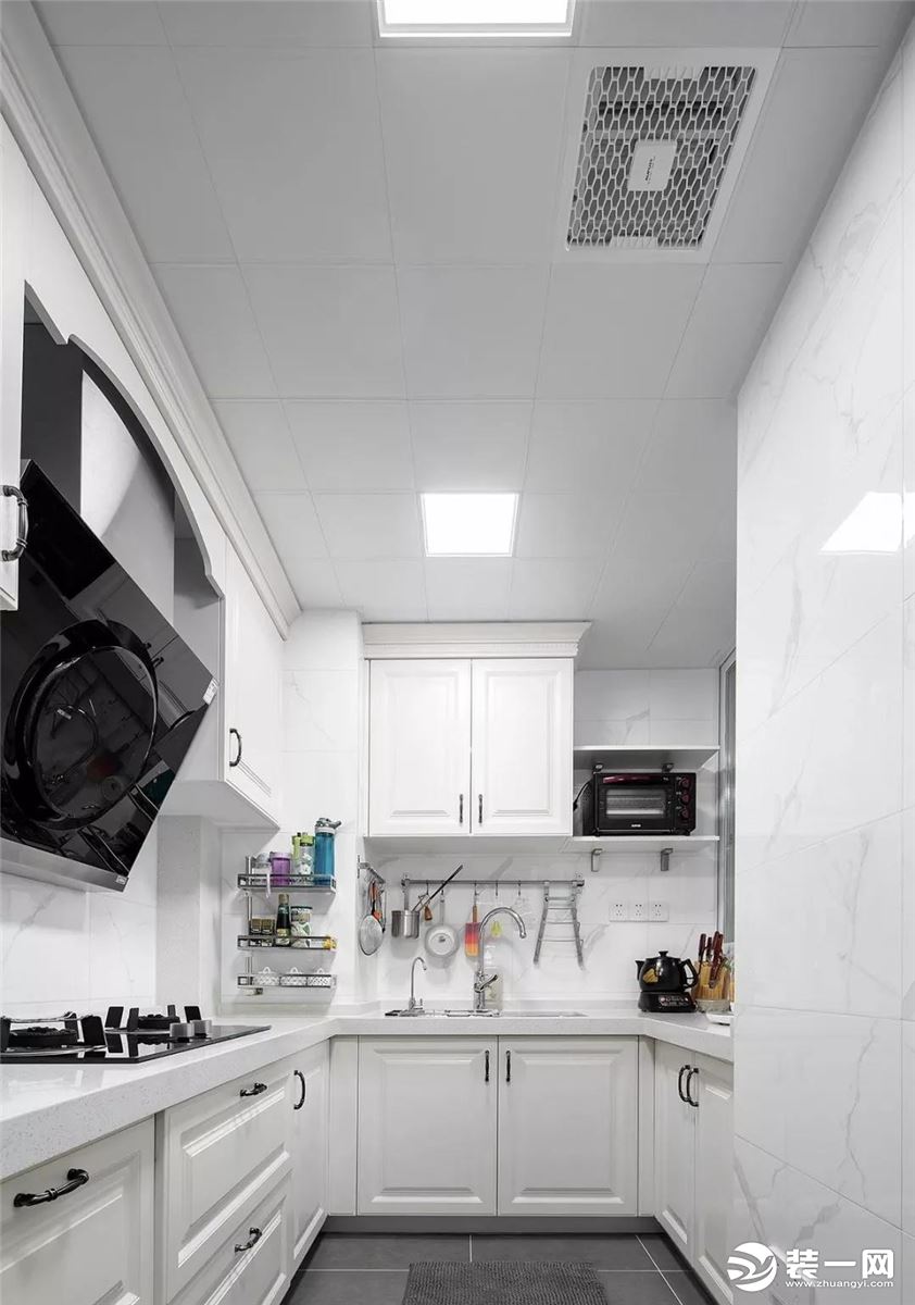 118平米两居室地中海装修风格案例之厨房装修实景