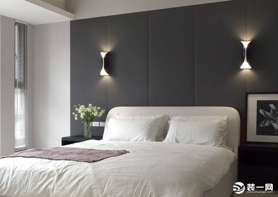 三居室现代简约卧室床头柜壁灯装饰