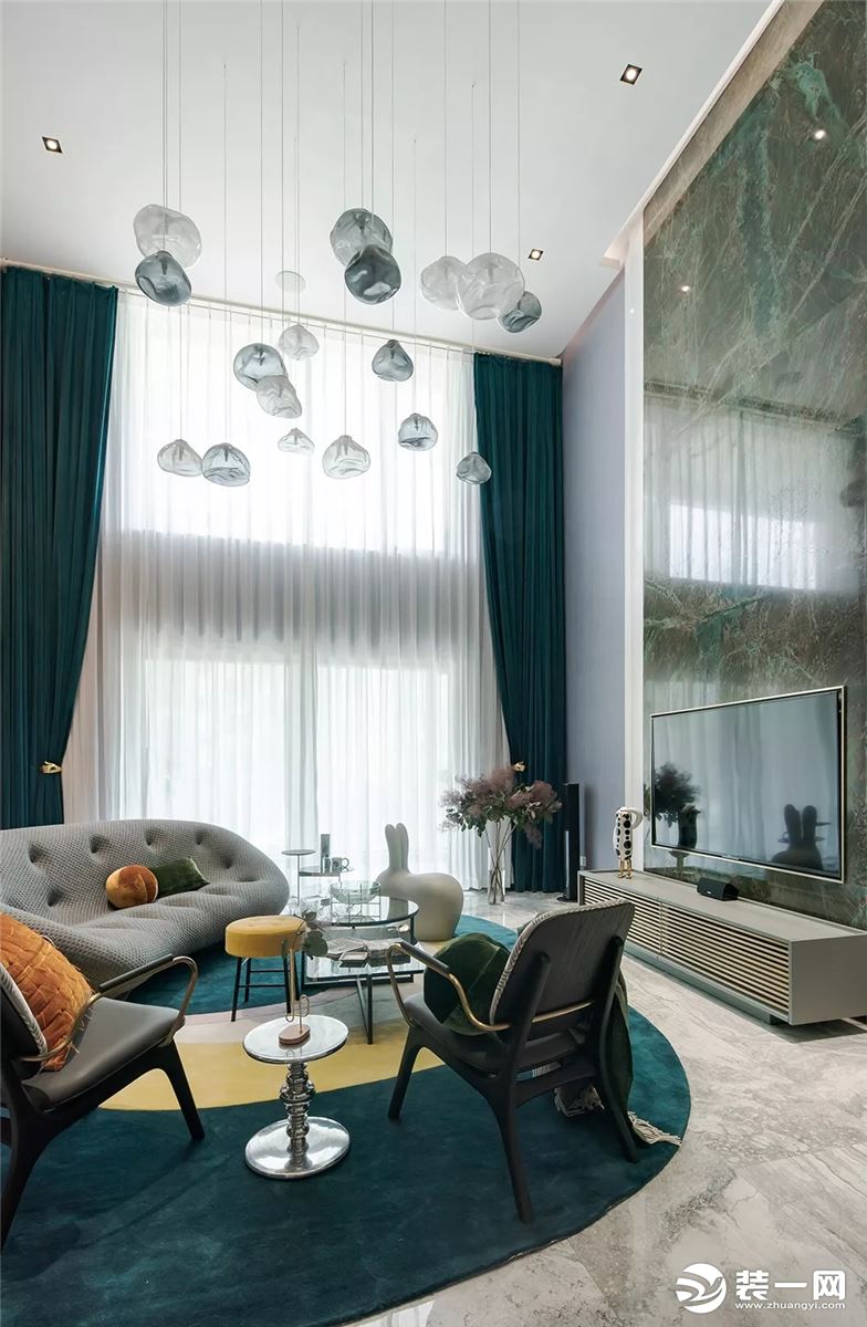 300平顶级复式别墅现代时尚装修设计之客厅装修效果