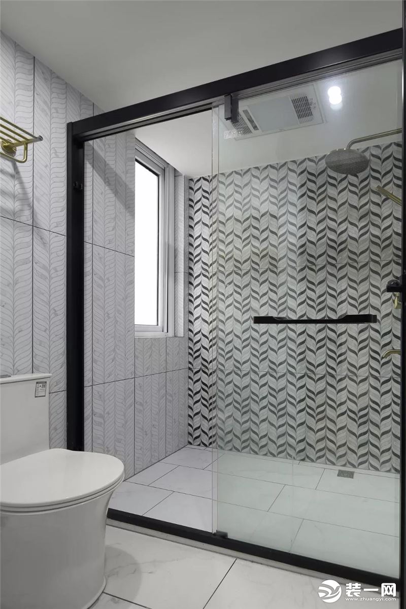 黑框淋浴房装修设计效果图