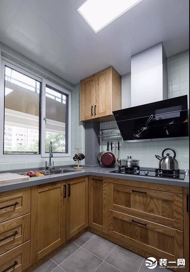 100平米复古轻奢三居室之厨房装修设计效果图