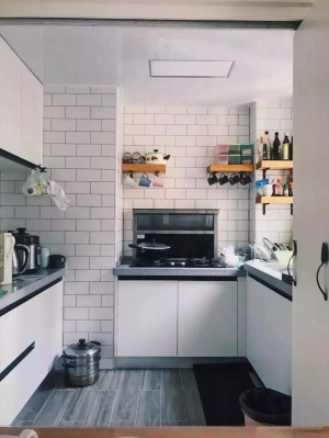现代厨房高低台面装修设计效果图