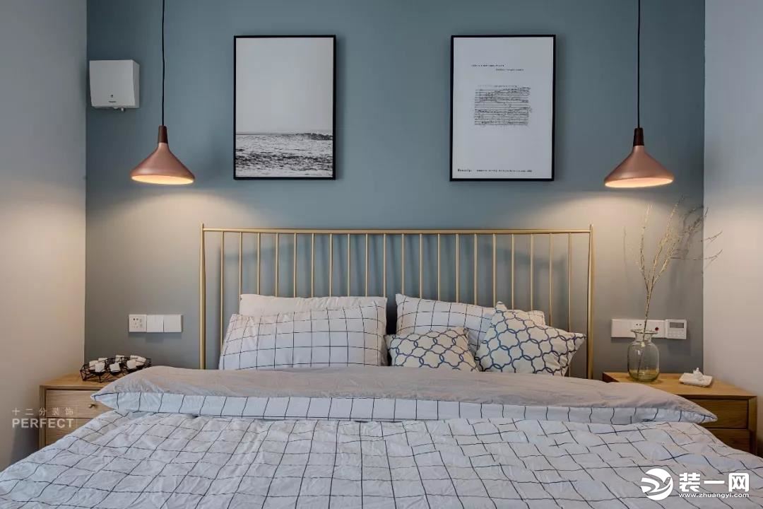 卧室黄铜床装修设计效果图