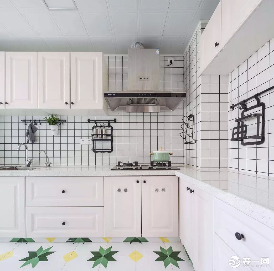 2019年厨房墙面流行这样铺瓷砖，别再只用小白砖了！ - 知乎