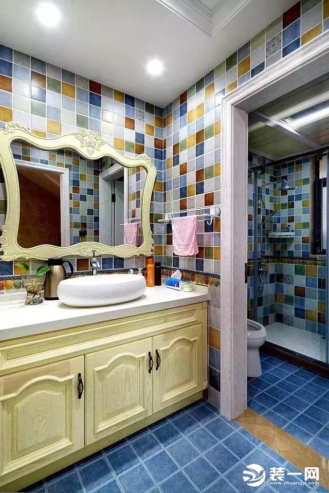 卫生间镜子图片
