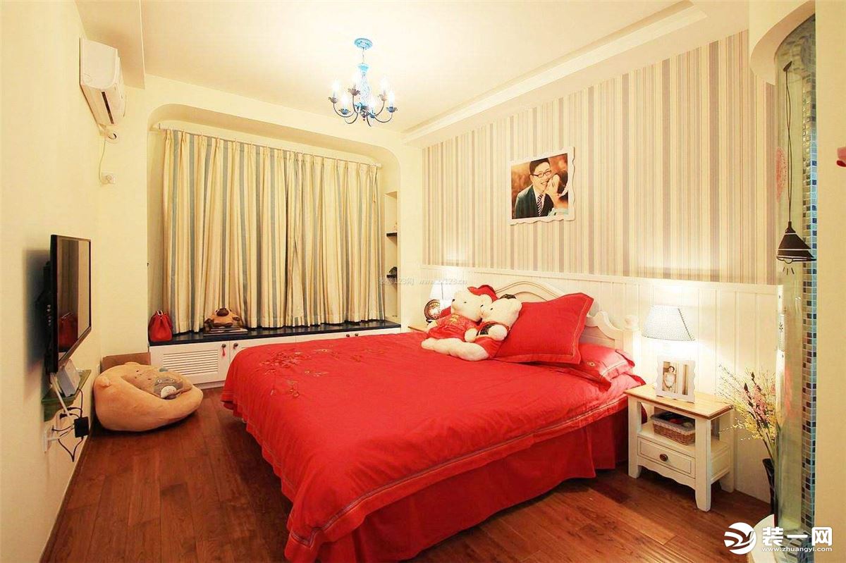 唯美中式风格新婚卧室红色窗帘效果图- 中国风