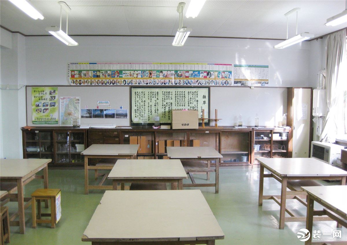 选自一年级上册，以打扫教室卫生的场景进行认数教学。