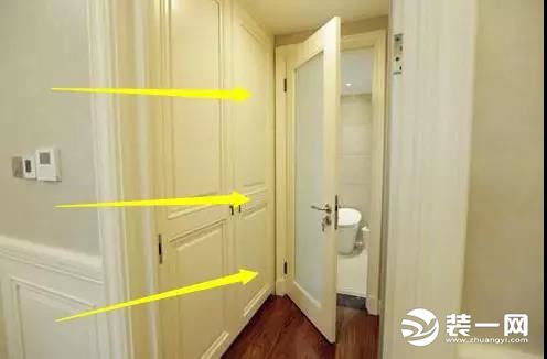 卫生间的门安装效果图