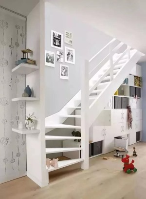 楼梯底部空间利用设计图
