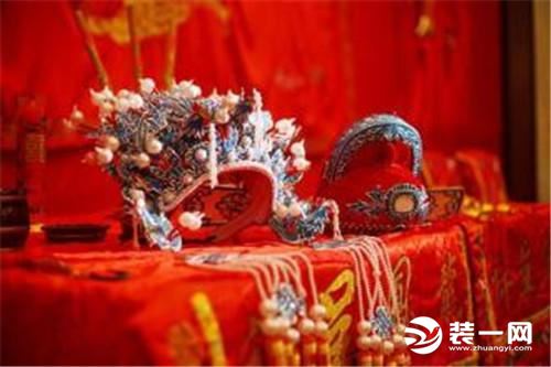 中式古典婚房小饰品装修效果图