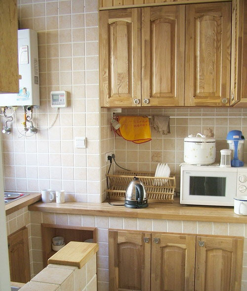 木质台面厨房材质使用效果图