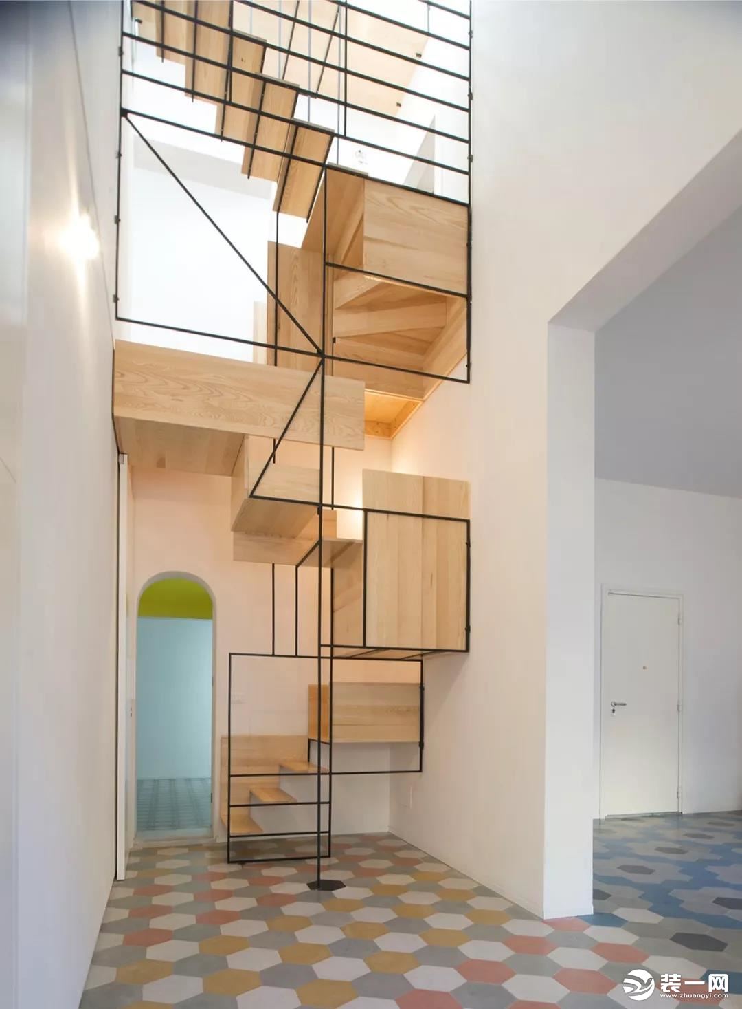 别墅创意楼梯设计效果图