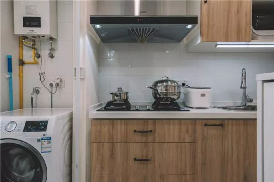 50平米小户型省空间设计进门厨房设计效果图