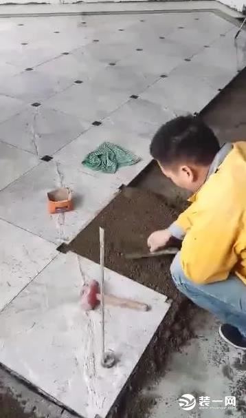 地面铺砖施工